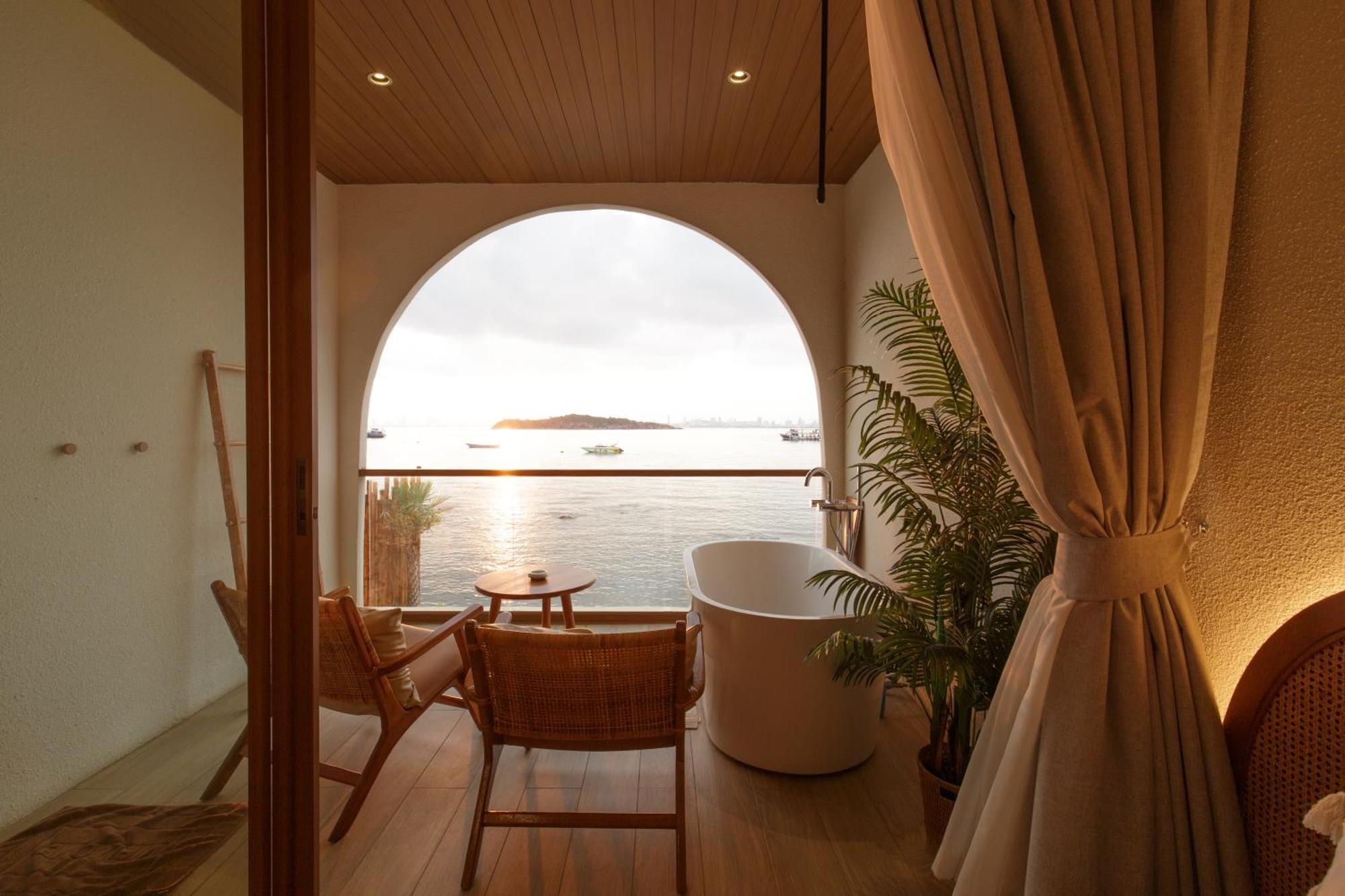 Tasana Bar And Luxury Resort Ko Lan Exterior foto